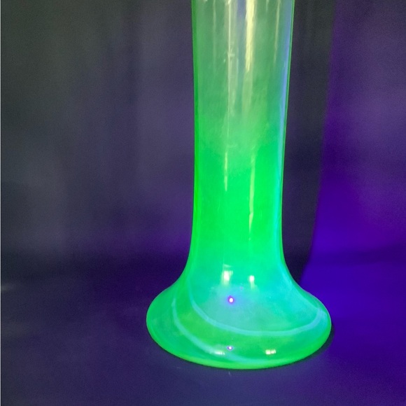 Tall uranium glass jack and the pulpit - Picture 7 of 10